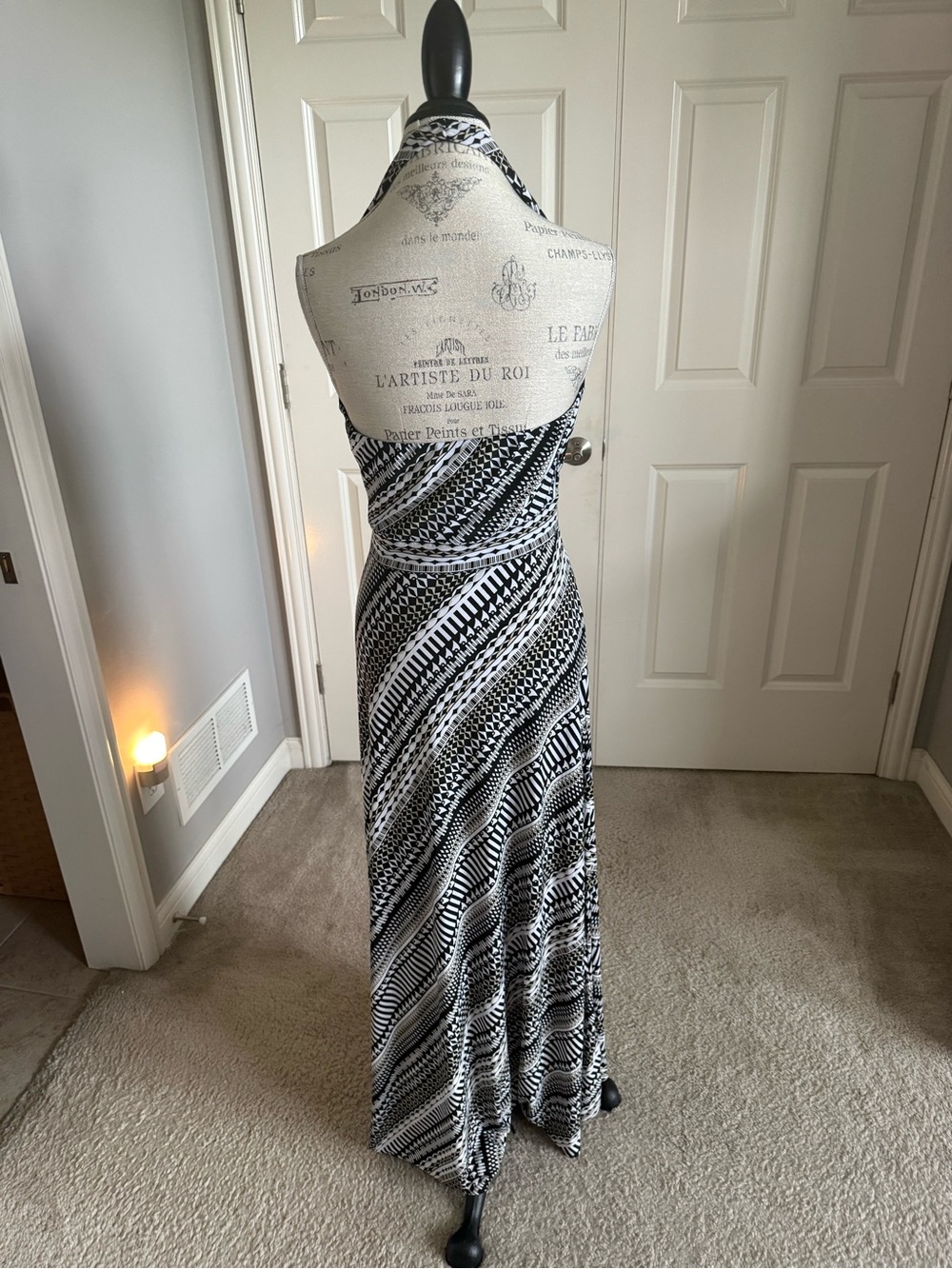 White House Black Market Maxi dress - Picture 2 of 3